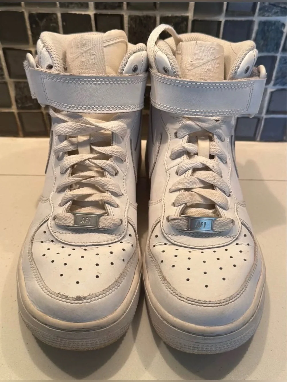 Nike Air Force 1 Mid Youth size 4.5Y